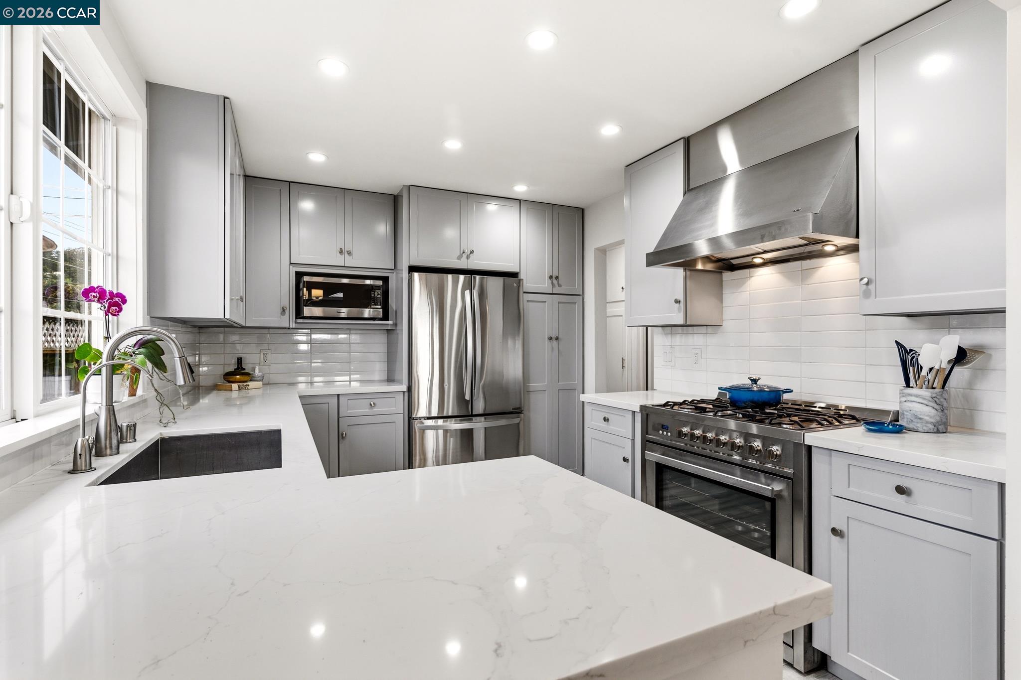 1172 Peralta Road Pacifica, CA 94044 - Photo 18 of 59