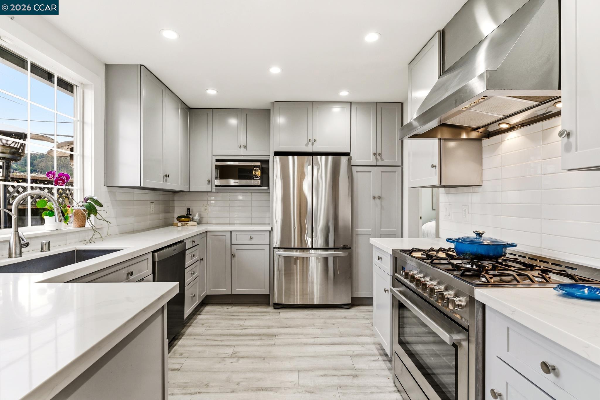 1172 Peralta Road Pacifica, CA 94044 - Photo 19 of 59