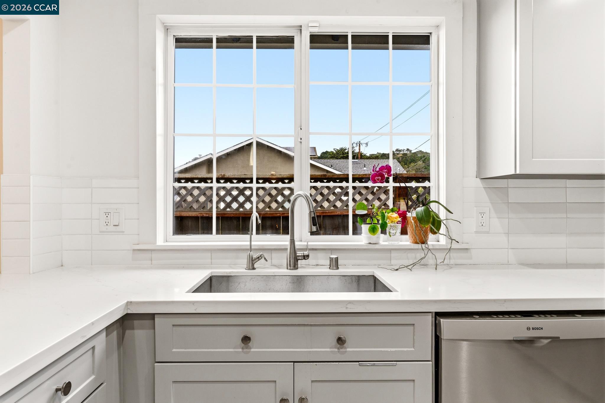 1172 Peralta Road Pacifica, CA 94044 - Photo 21 of 59