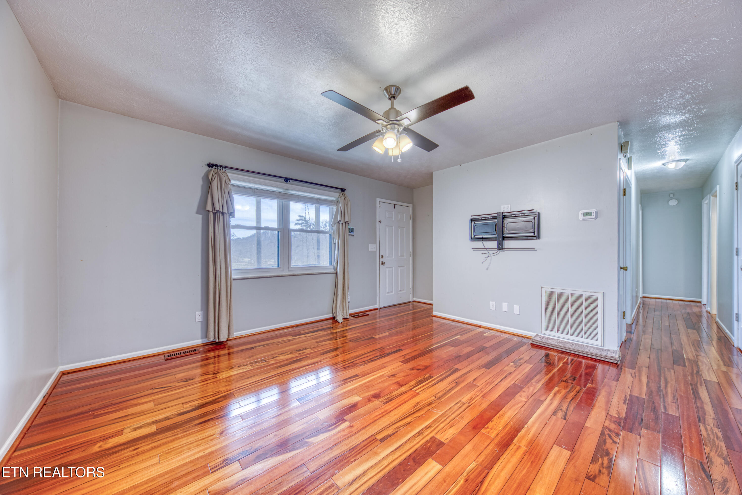 215 Jamie Street Maynardville, TN 37807 - Photo 18 of 33 0H3A0981_18