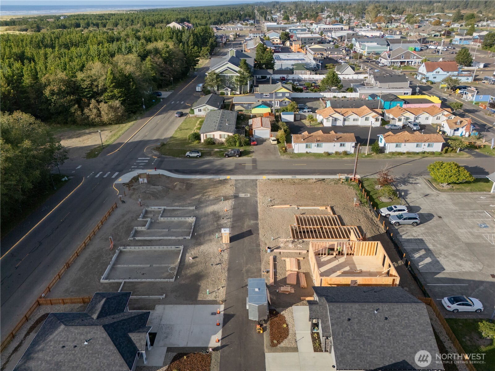 123 7th Street Southwest Long Beach, WA 98631 - Photo 12 of 15 an aerial view of residential houses with outdoor space