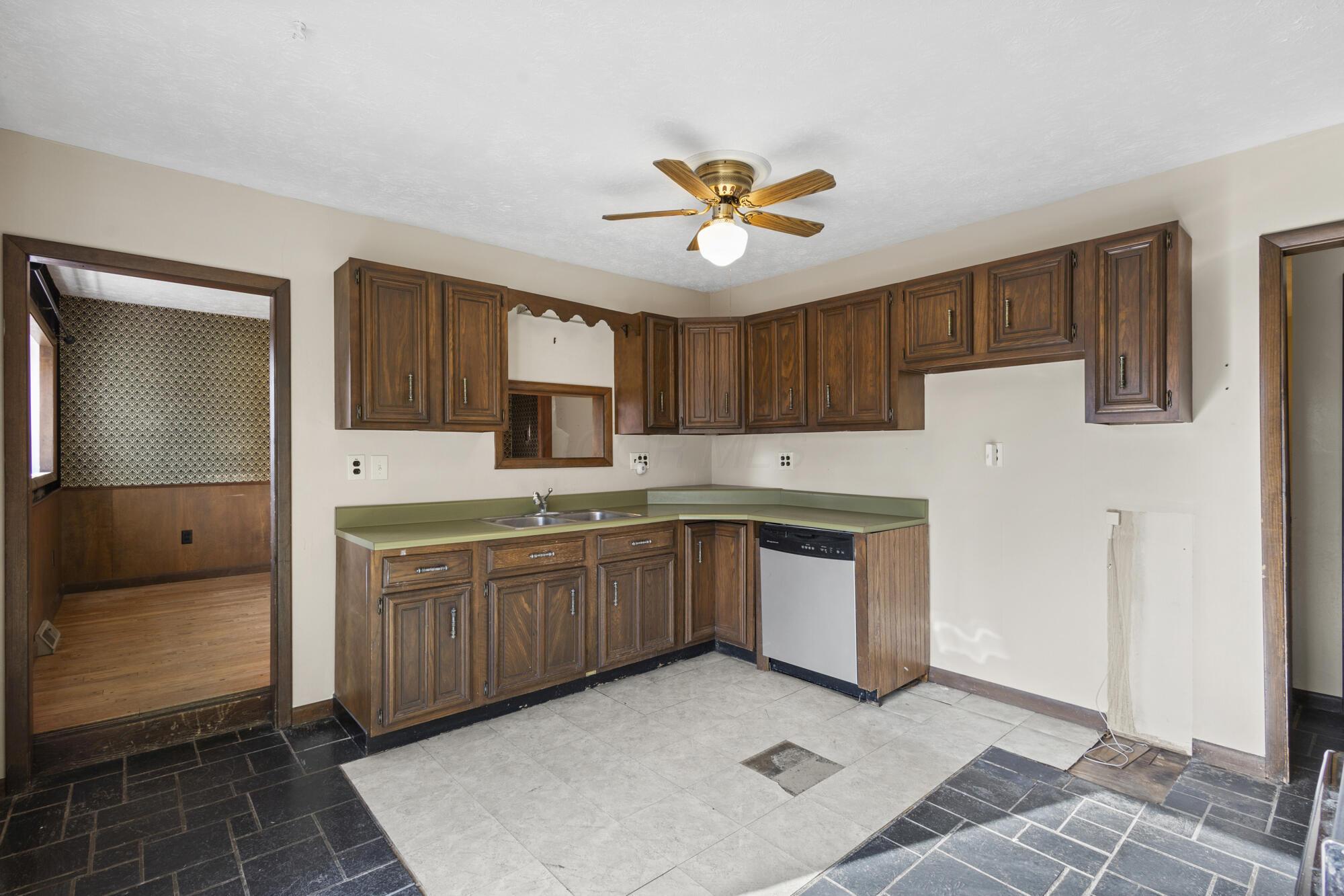 6650 Kilbourne Road Sunbury, OH 43074 - Photo 17 of 49 Kitchen