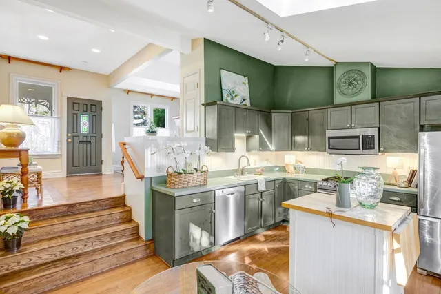 $1,725,000 | 179 Pacific Avenue, Pacific Grove, CA 93950