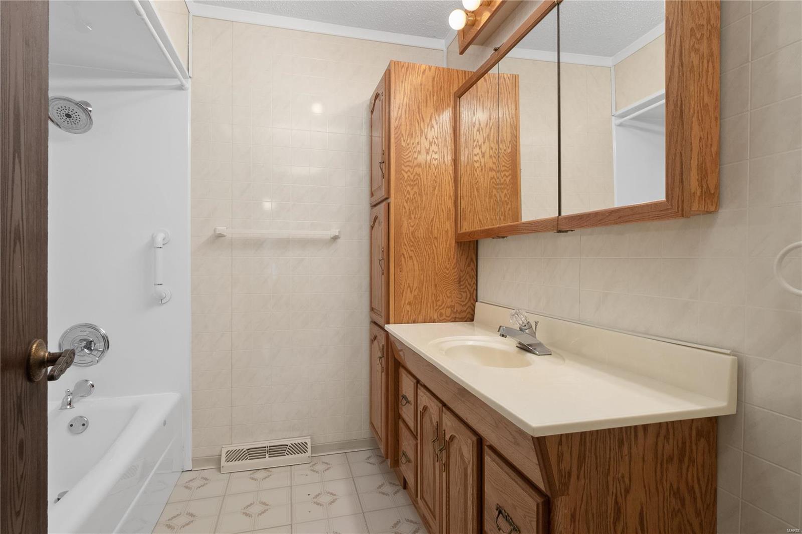 1523 Hill Top Road Columbia, IL 62236 - Photo 16 of 28