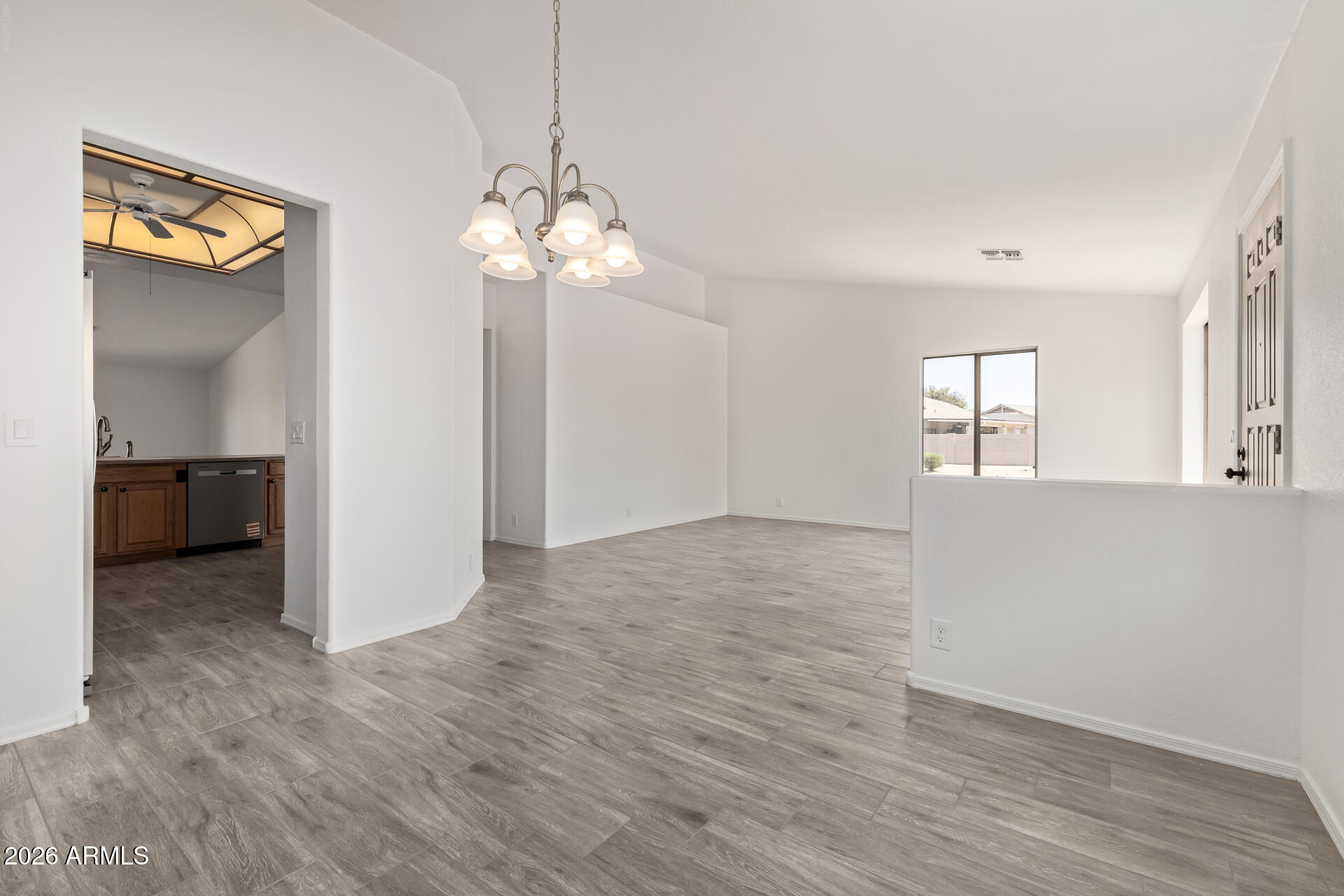 10304 West Windsor Boulevard Glendale, AZ 85307 - Photo 12 of 32 12 - Windsor