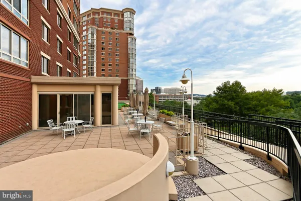 $2,250 | 2151 Jamieson Avenue, Unit 1011, Alexandria, VA 22314