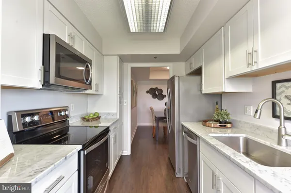 $2,250 | 2151 Jamieson Avenue, Unit 1011, Alexandria, VA 22314