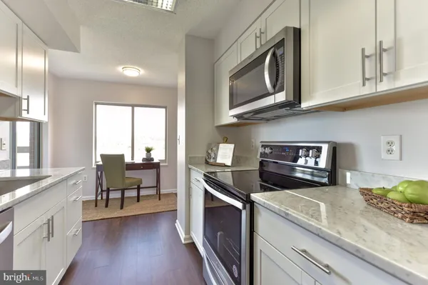 $2,250 | 2151 Jamieson Avenue, Unit 1011, Alexandria, VA 22314