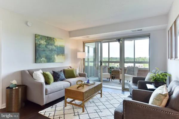 $2,250 | 2151 Jamieson Avenue, Unit 1011, Alexandria, VA 22314