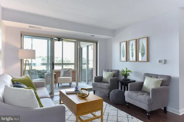 $2,250 | 2151 Jamieson Avenue, Unit 1011, Alexandria, VA 22314