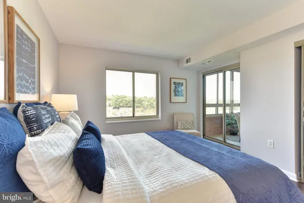 $2,250 | 2151 Jamieson Avenue, Unit 1011, Alexandria, VA 22314