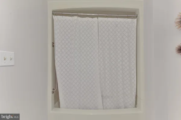 $2,250 | 2151 Jamieson Avenue, Unit 1011, Alexandria, VA 22314