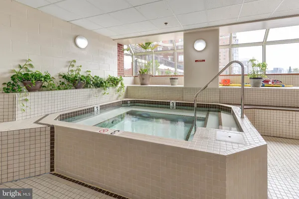 $2,250 | 2151 Jamieson Avenue, Unit 1011, Alexandria, VA 22314