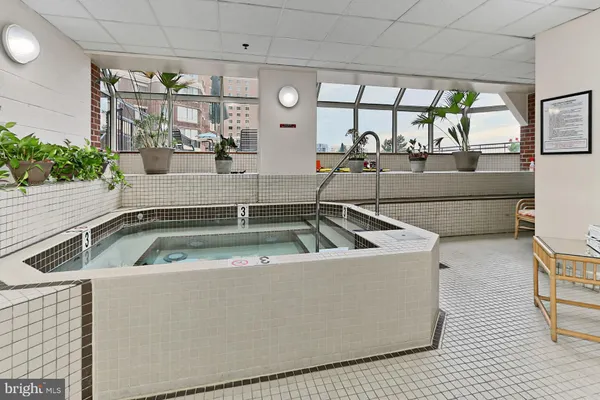 $2,250 | 2151 Jamieson Avenue, Unit 1011, Alexandria, VA 22314