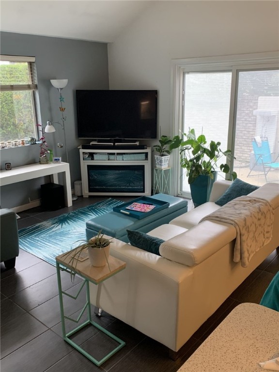 1012 Williamsburg Circle Warwick, RI 02886 - Photo 3 of 21