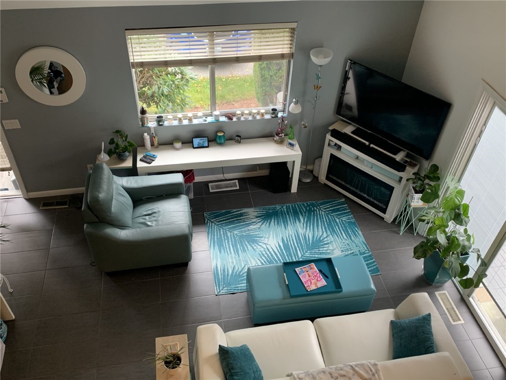 1012 Williamsburg Circle Warwick, RI 02886 - Photo 9 of 21