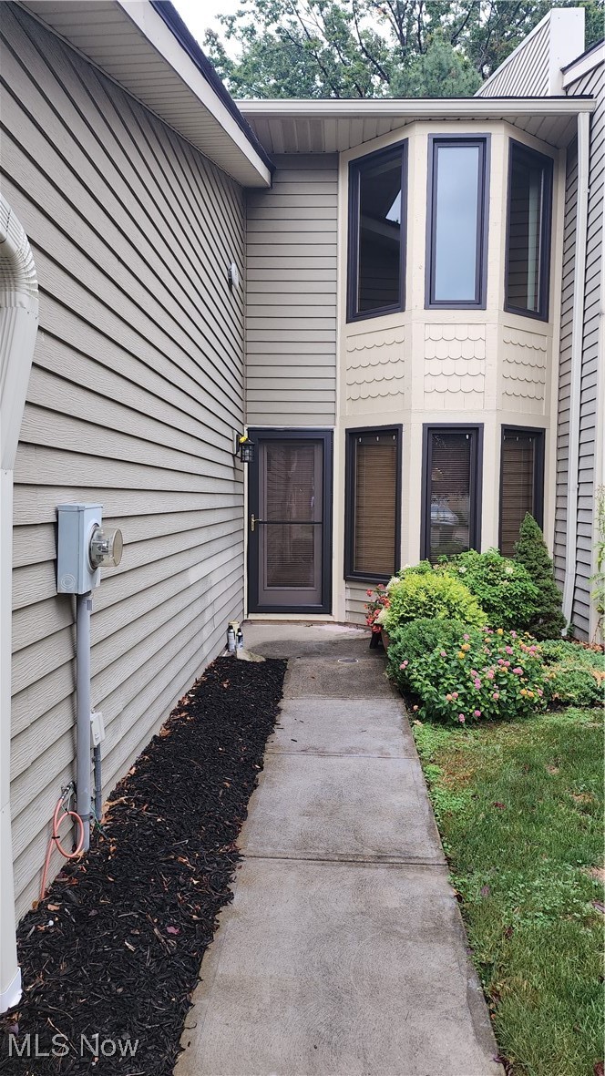 15446 Roxboro Drive Cleveland, OH 44130 - Photo 2 of 20 Walk way to front door