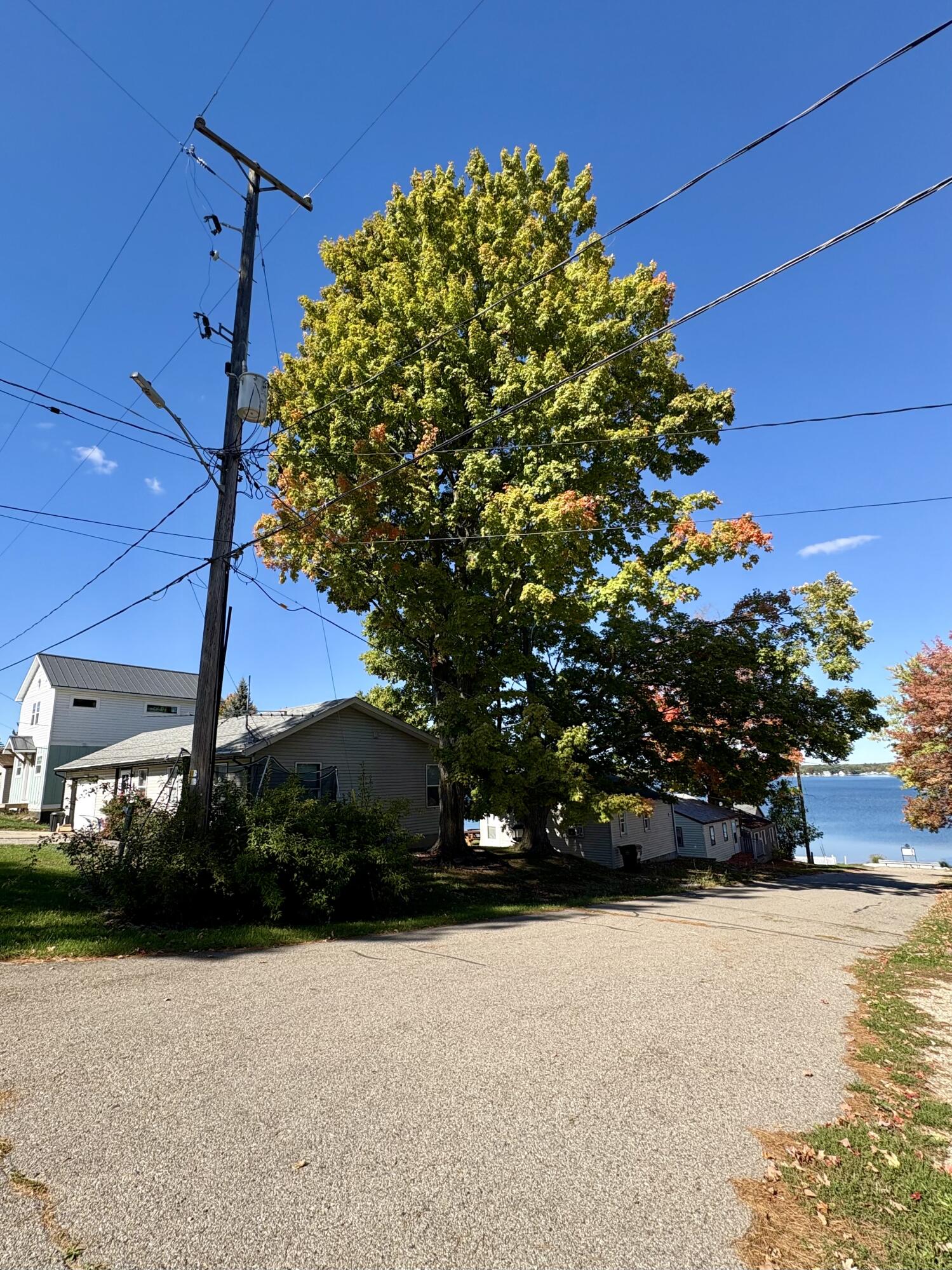 10606 Lake Street Rodney, MI 49342 - Photo 7 of 81 12