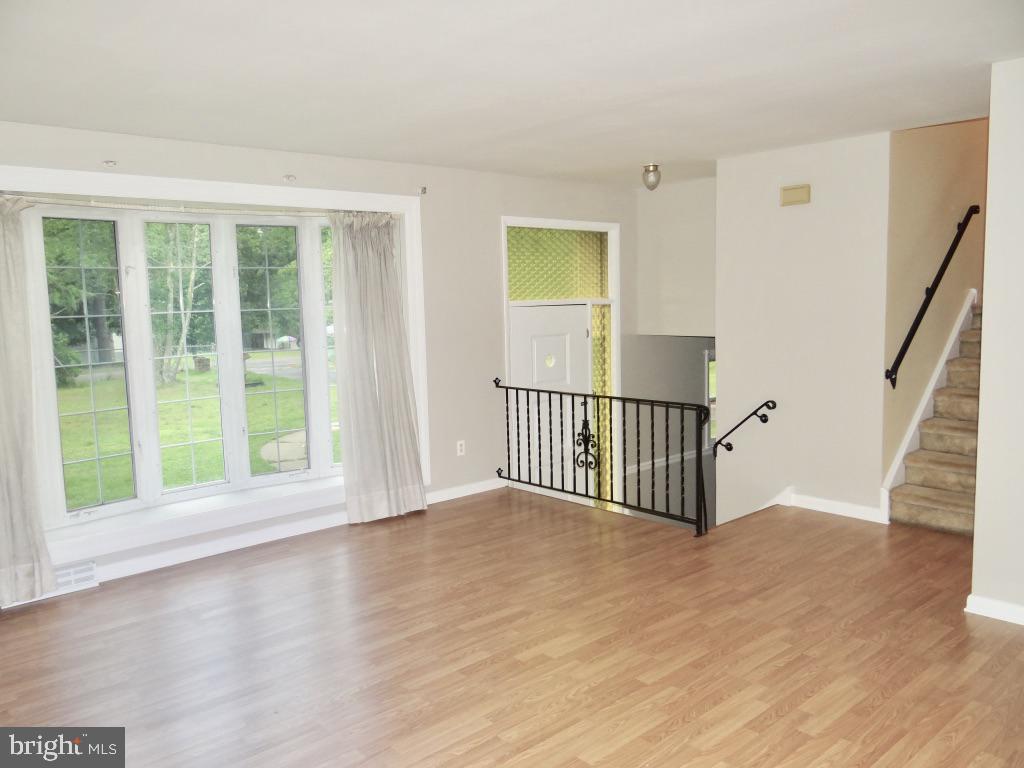 286 Ridge Road Browns Mills, NJ 08015 - Photo 2 of 31