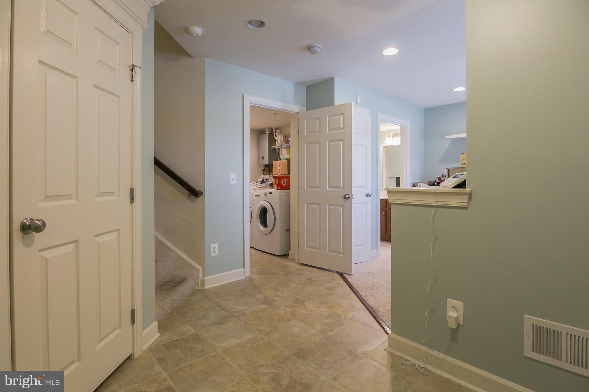 846 West Glebe Road Alexandria, VA 22305 - Photo 4 of 30 Lower level has full bath & laundry room
