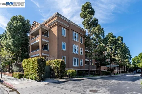 $728,000 | 401 South Norfolk Street, Unit 216, San Mateo, CA 94401