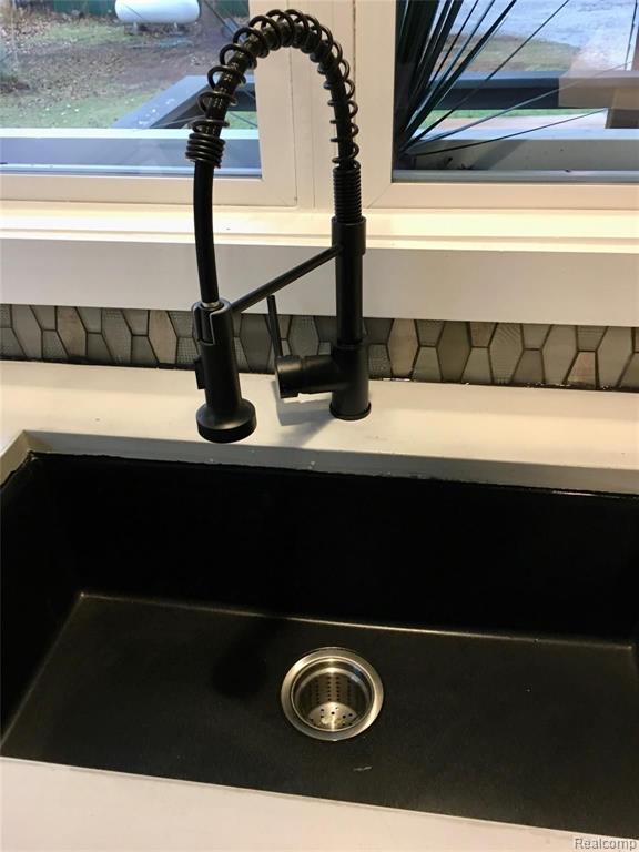 10120 Coldwater Road Flushing, MI 48433 - Photo 8 of 26