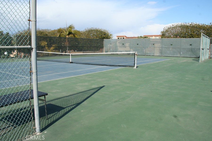 17140 Bluewater Lane, Unit 154 Huntington Beach, CA 92649 - Photo 27 of 28 a view of a terrace