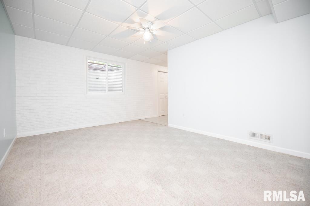 2425 Delaware Street Pekin, IL 61554 - Photo 45 of 48