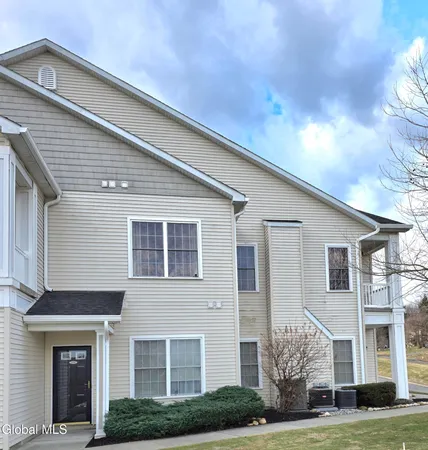 $299,900 | 208 N Ridge, Unit 208, Troy, NY 12182