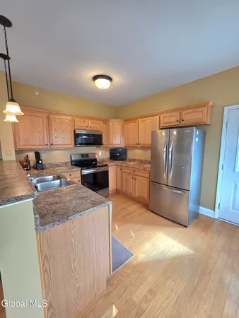 $285,000 | 208 N Ridge, Unit 208, Troy, NY 12182