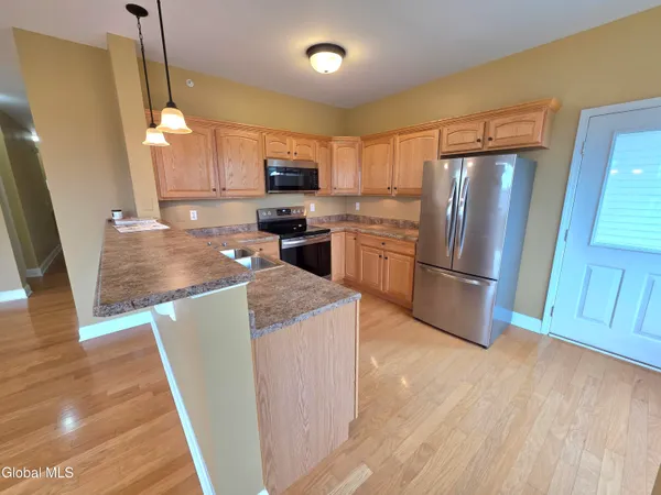 $285,000 | 208 N Ridge, Unit 208, Troy, NY 12182