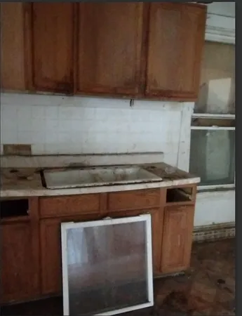 $42,900 | 500 West 103rd Place, Chicago, IL 60628
