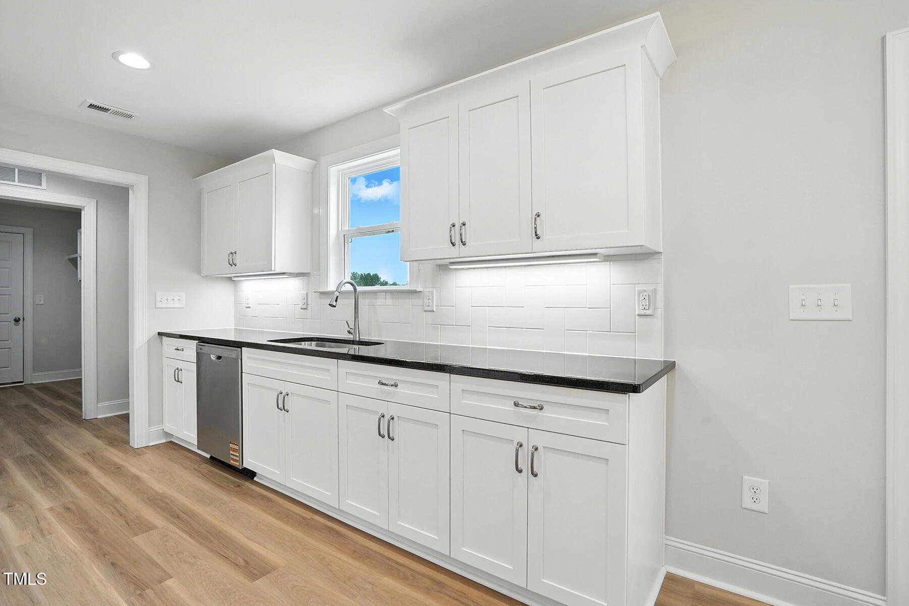 8686 Green Path Road Dunn, NC 28334 - Photo 13 of 31 Kitchen
