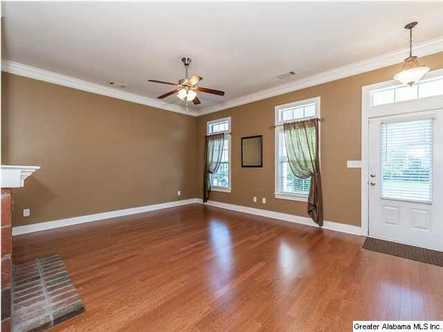 6384 Clubview Circle North Bessemer, AL 35022 - Photo 3 of 32