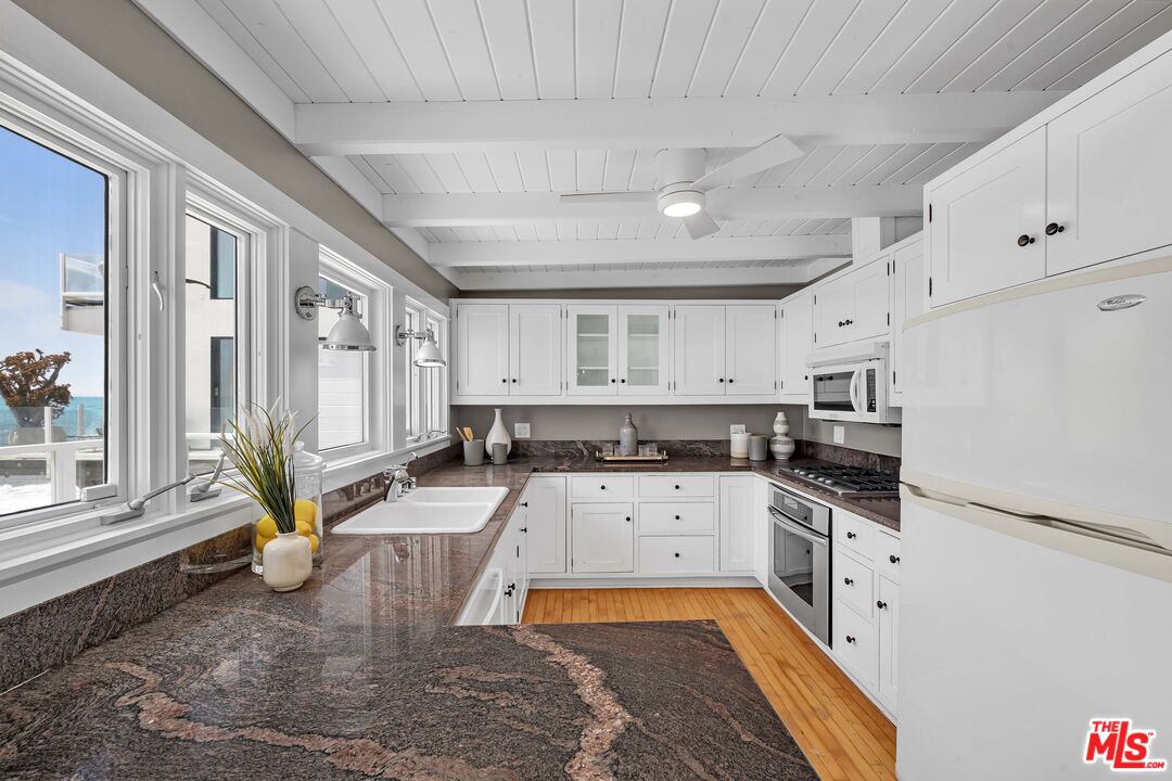 25432 Malibu Road Malibu, CA 90265 - Photo 12 of 23