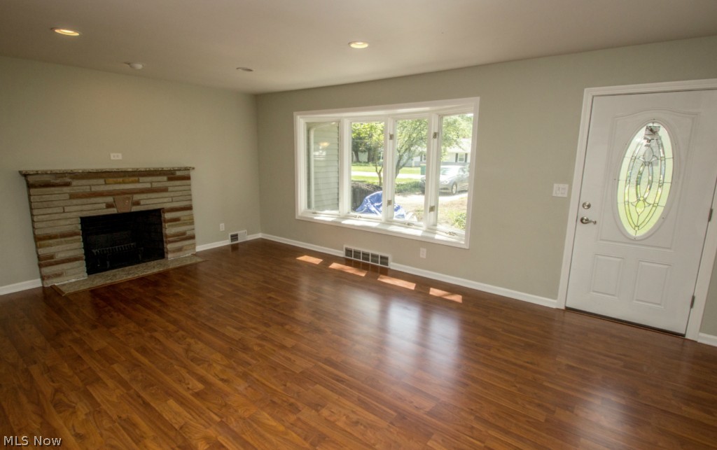 7569 Ruth Street Mentor, OH 44060 - Photo 2 of 25