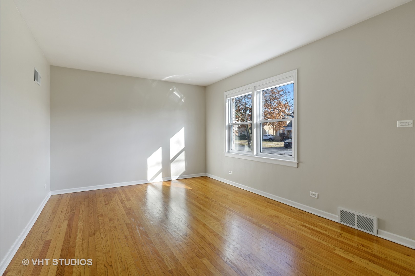 204 North Maple Street Mount Prospect, IL 60056 - Photo 2 of 16