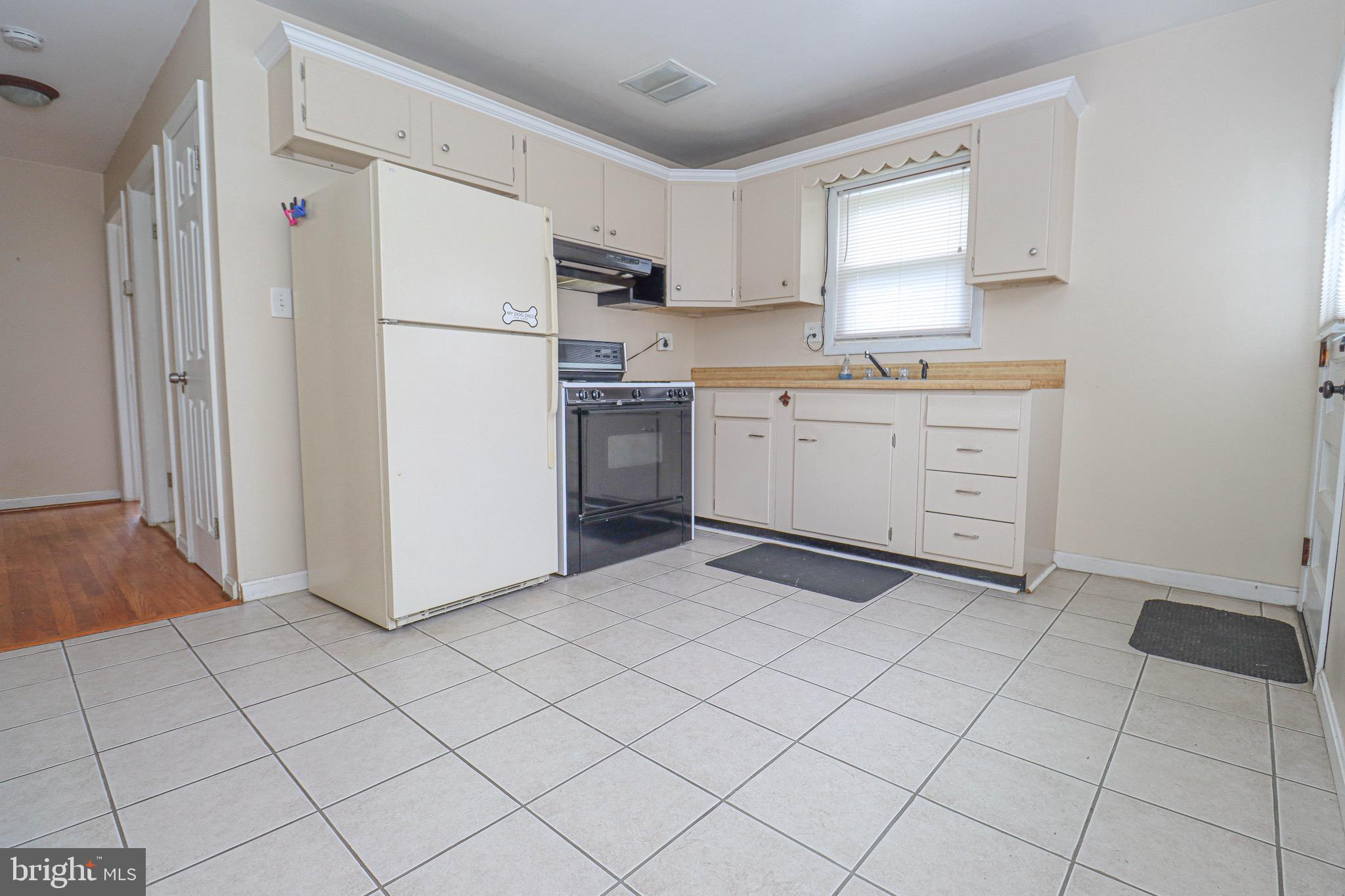 104 North Longcross Road Linthicum Heights, MD 21090 - Photo 7 of 34 Tile Floor
