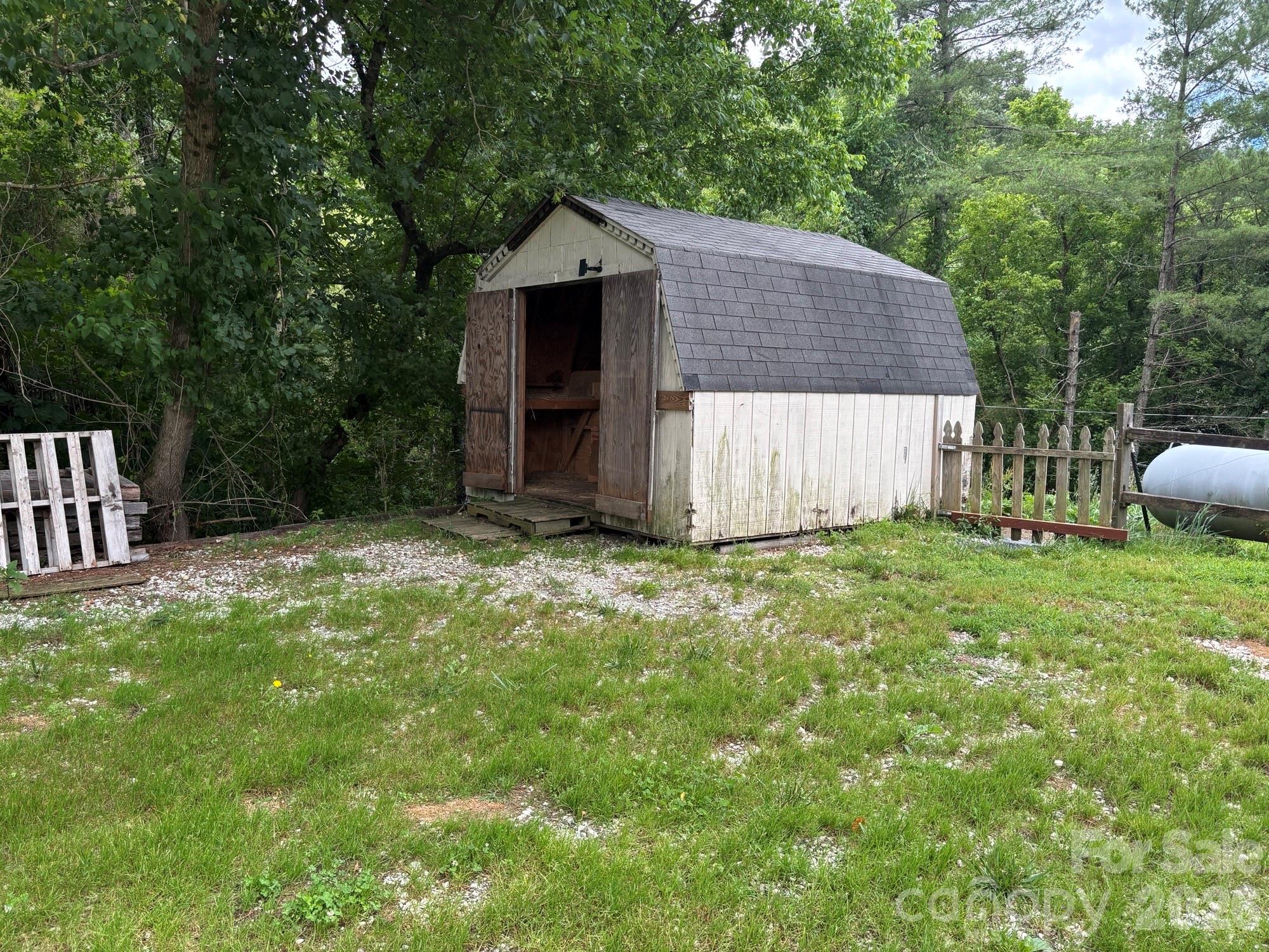 86 Jack Sullins Road Spruce Pine, NC 28777 - Photo 34 of 48