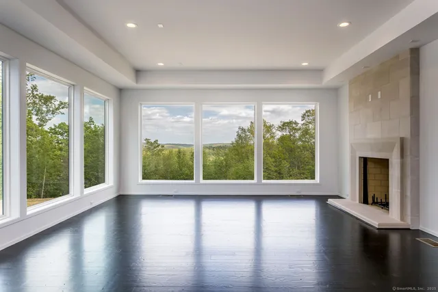 $1,375,000 | 195 Willow Creek Estates Drive, Southbury, CT 06488