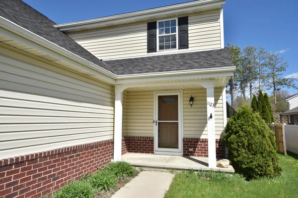 $332,500 | 1123 White Sands Court, West Bend, WI 53090