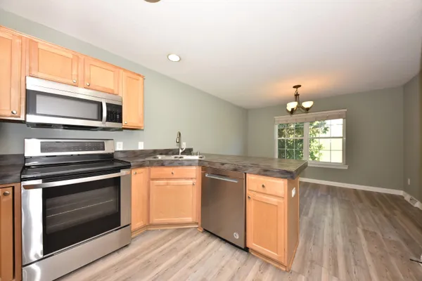 $332,500 | 1123 White Sands Court, West Bend, WI 53090
