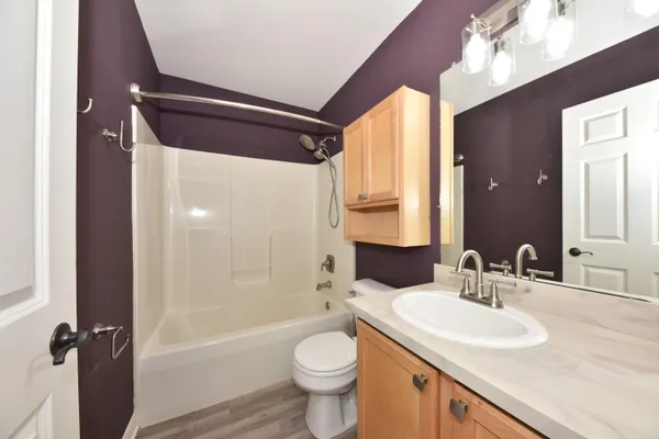 $332,500 | 1123 White Sands Court, West Bend, WI 53090