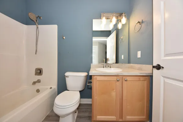 $332,500 | 1123 White Sands Court, West Bend, WI 53090