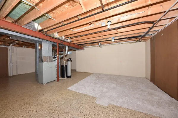 $332,500 | 1123 White Sands Court, West Bend, WI 53090