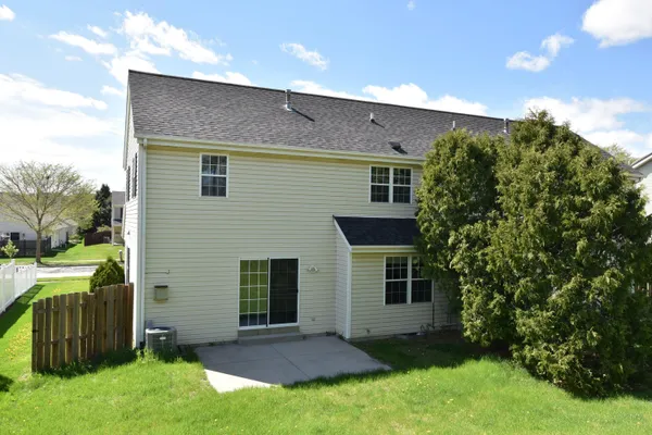 $332,500 | 1123 White Sands Court, West Bend, WI 53090