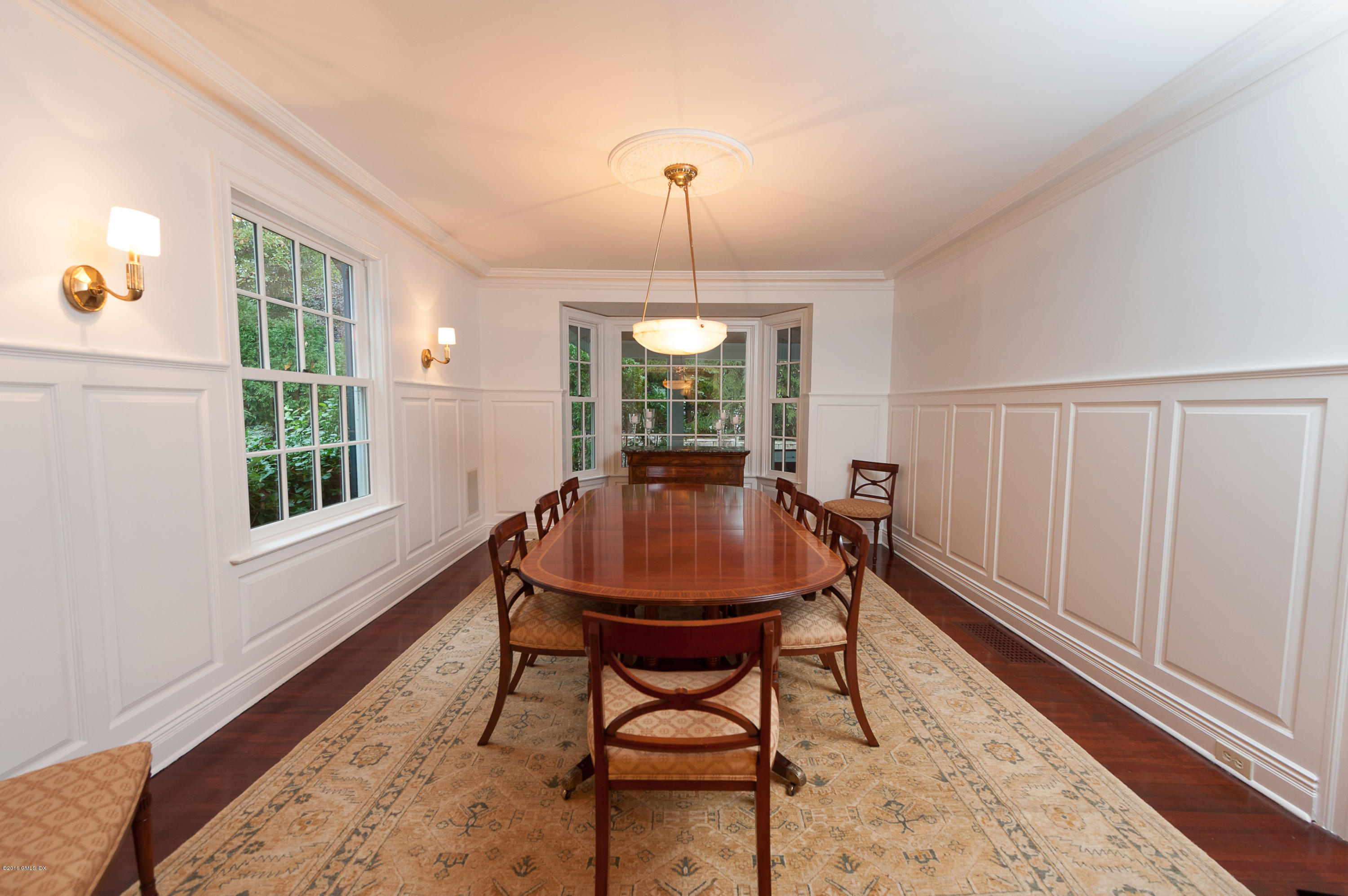 19 Indian Head Road Riverside, CT 06878 - Photo 8 of 34 a dining room with furniture and window