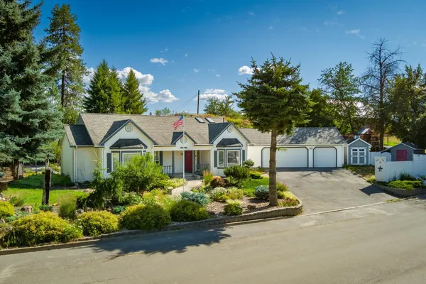 $400,000 | 160 East 7th Avenue, Colville, WA 99114