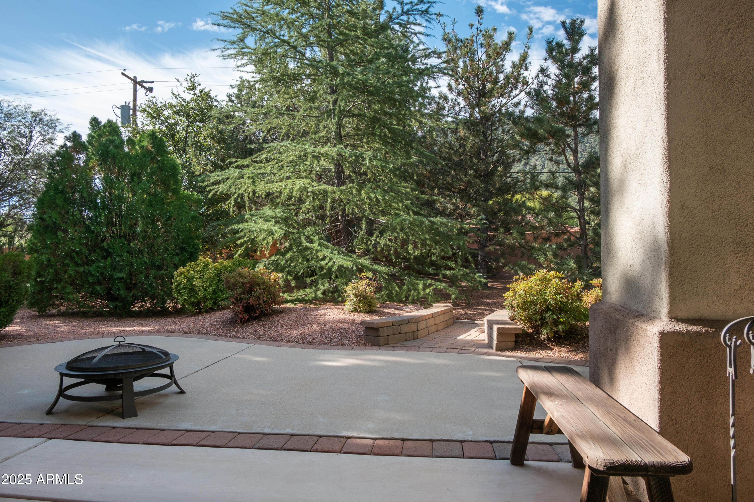 722 Crown Ridge Road Sedona, AZ 86351 - Photo 31 of 35 a view of a outdoor space with a sitting space