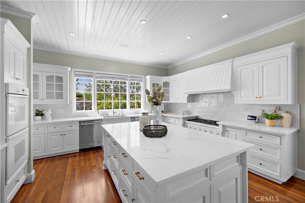 21 Emerald Irvine, CA 92614 - Photo 2 of 56 Update Kitchen
